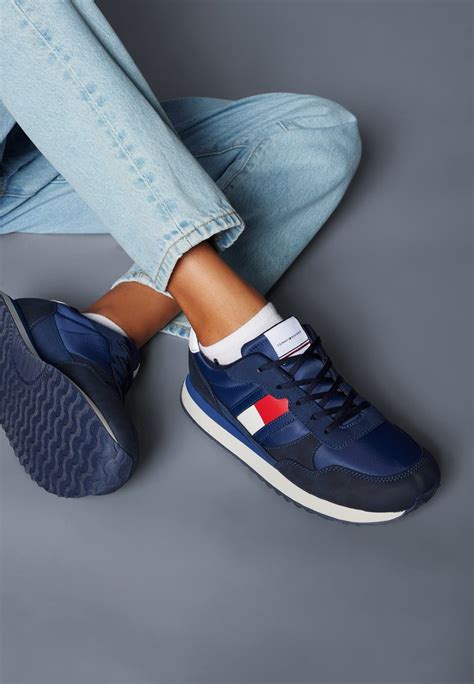 tommy hilfiger unisex.